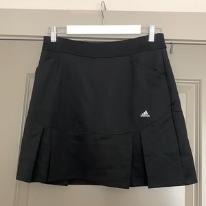 adidas- NWT black novelty skort